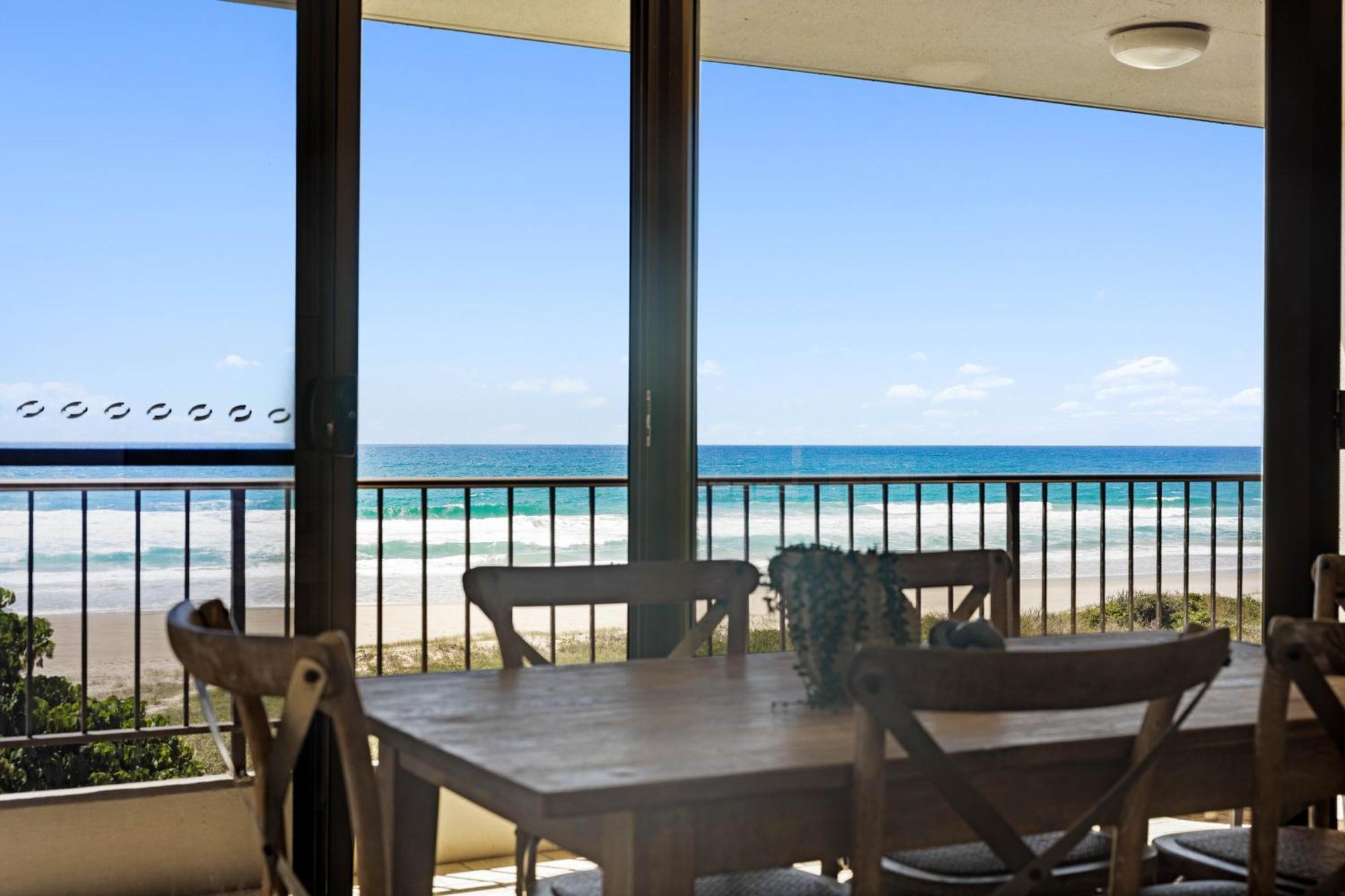 Apartamento Surfside Court - Hosted By Burleigh Letting Gold Coast Exterior foto